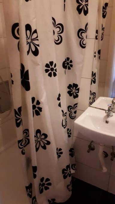 Simple Apartment 10 Minutes To Downtown 비엔나 외부 사진