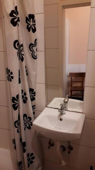Simple Apartment 10 Minutes To Downtown 비엔나 외부 사진