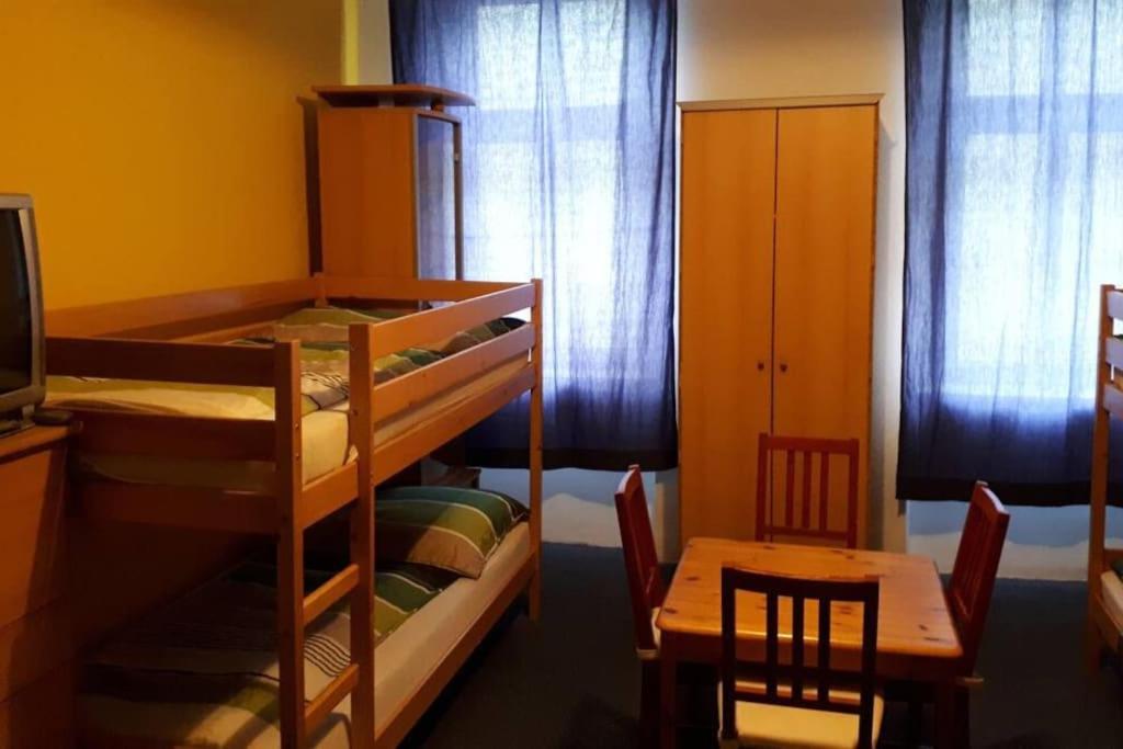 Simple Apartment 10 Minutes To Downtown 비엔나 외부 사진